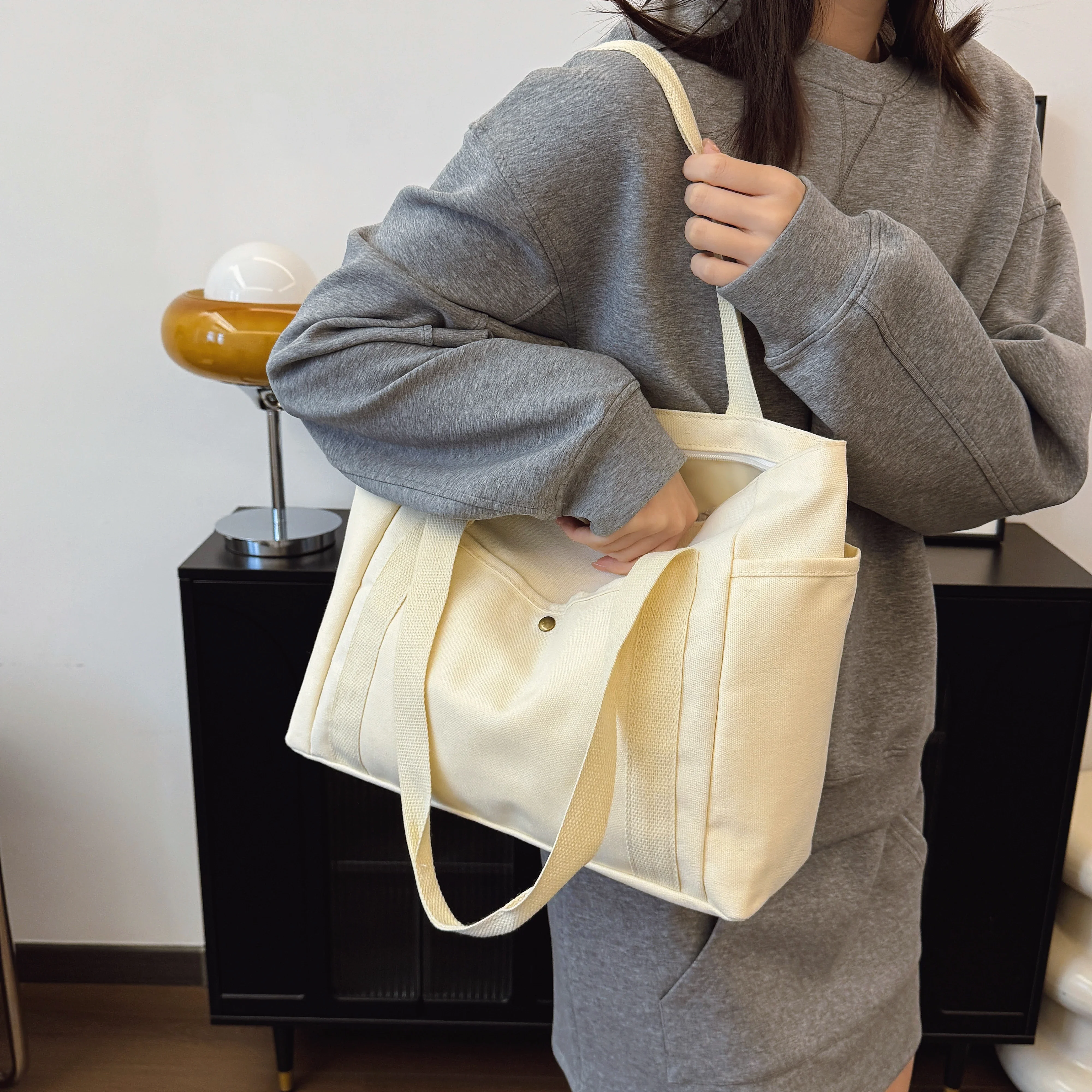

Canvas Women's Bag Large Capacity Multiple Outer Pocket Zipper Shoulder Bag Student Handbag Shopping
