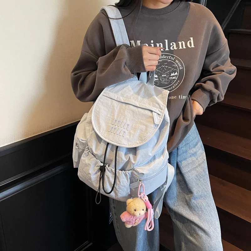 

2025 Новый минималистичный рюкзак с вышивкой — легкая сумка через плечо/сумка через плечо с вышивкой букв, повседневная сумка-тоут для колледжа и путешествий