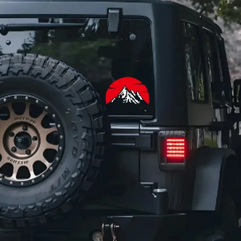 1PC「アウトドア愛好家向けカーステッカー、山の夕日デザインデカール、愛好家向けの個性的なアクセサリー、スタイリッシュな車の装飾」