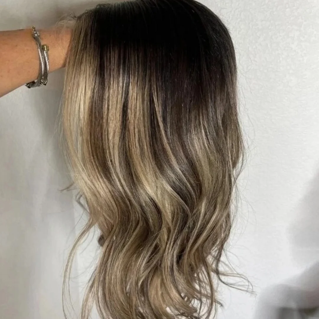 

Медовый блондин Синтетические парики спереди, свободные волны, женский парик, предварительно выщипанные волосы, парик с кружевным верхом и темными корнями