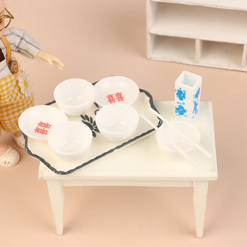 Utensílios de cozinha em miniatura para casa de bonecas; Conjunto de tigela, prato, pauzinho, bandeja; Ideal para decoração de cozinha de simulação e brinquedos de simulação.