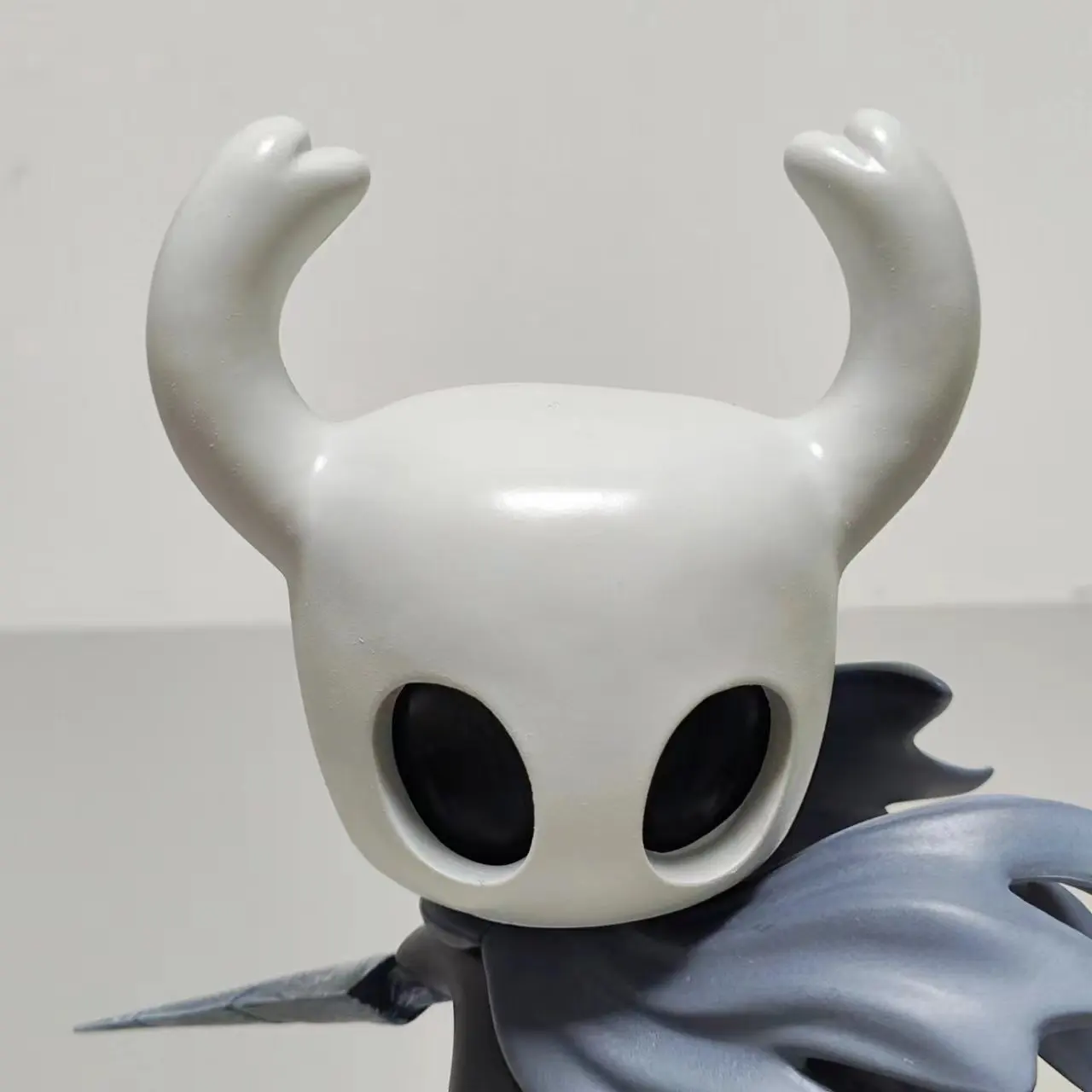 16cm Game Hollow Knight Anime Figure Decoration PVC Car Ornaments Auto Interior Accessories Decoration Home Decoration