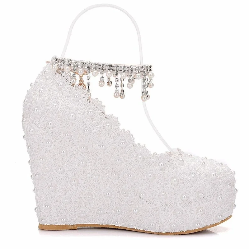 Crystal Queen White Wedges Wedding Pumps Sweet White Flower Lace Pearl Platform Pump Shoes Classic Bride Dress High Heeled Lady