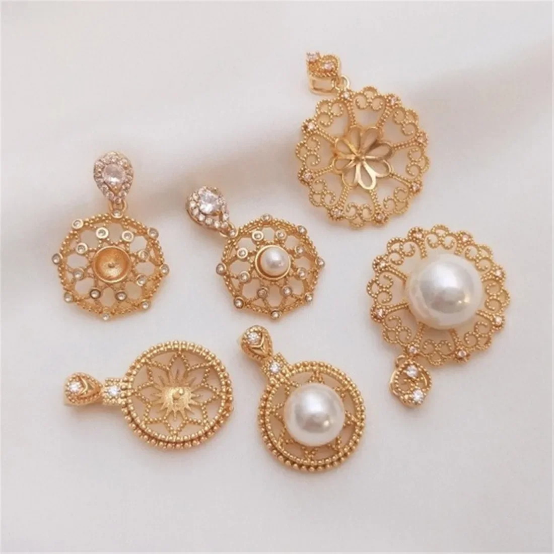 

14K Gold-coated Zircon Eight-awn Star Lace Round Half-hole Beaded Pendant Diy Crystal Pearl Necklace Empty Holder D043