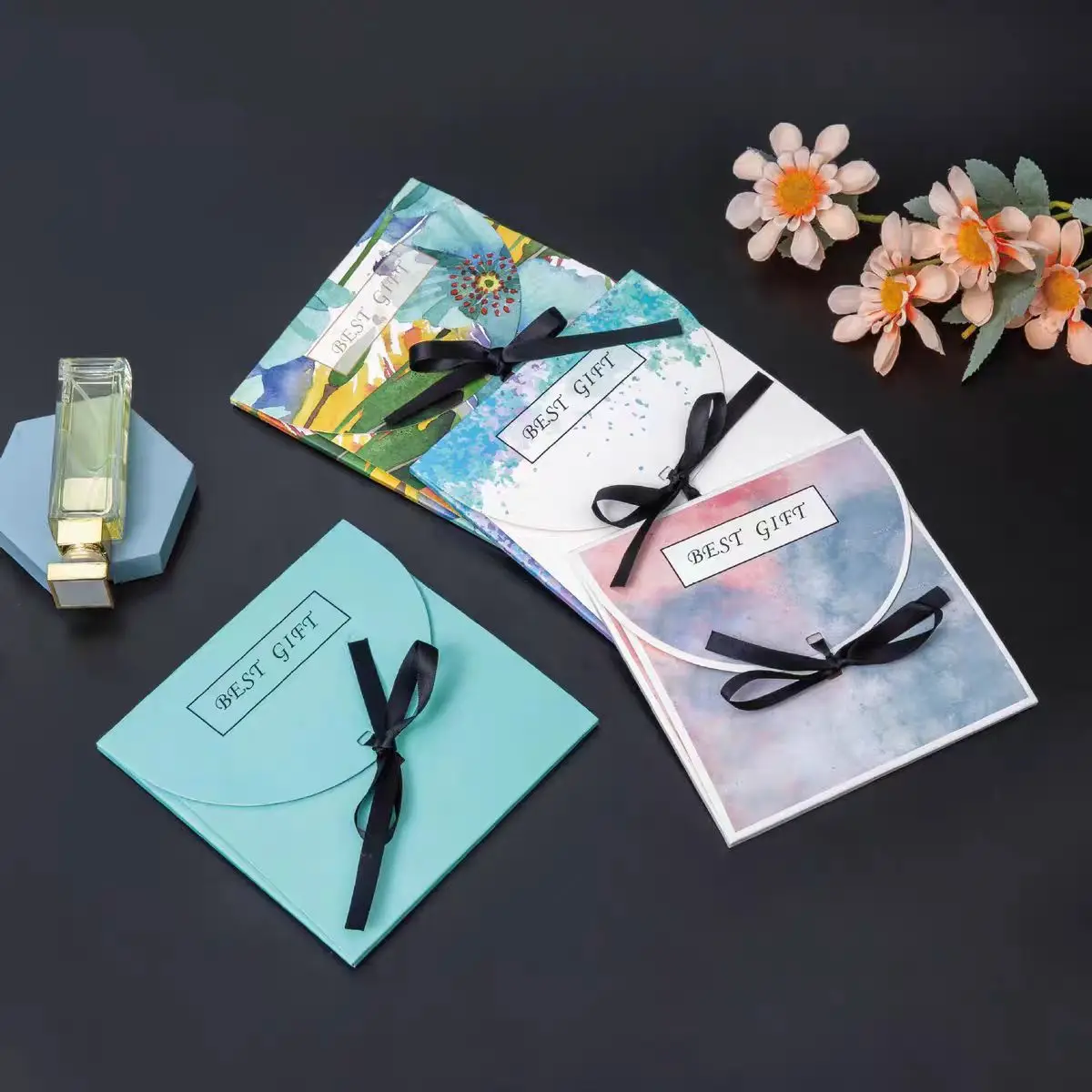 

5pcs 25x25x1cm Surprise Gift Box Packaging Scarf T-shirt Paper Bags Flat Folding Paper Party Boxes