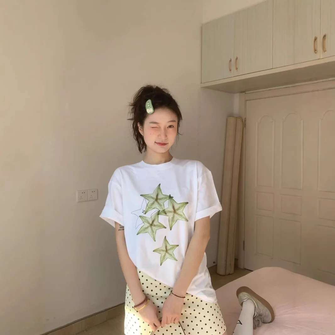 Koreańska koszulka z krótkim rękawem dla kobiet na lato Nowa, zabawna koszulka z nadrukiem owoców gwiazdy Luźna, swobodna koszulka