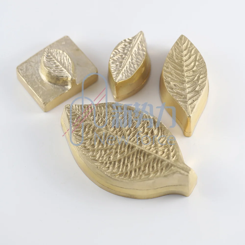 

Формы для мастерской, формы для небольших цветов из листьев розы, пресс-форма нагревательного типа и аксессуары для машин для горячего тиснения.