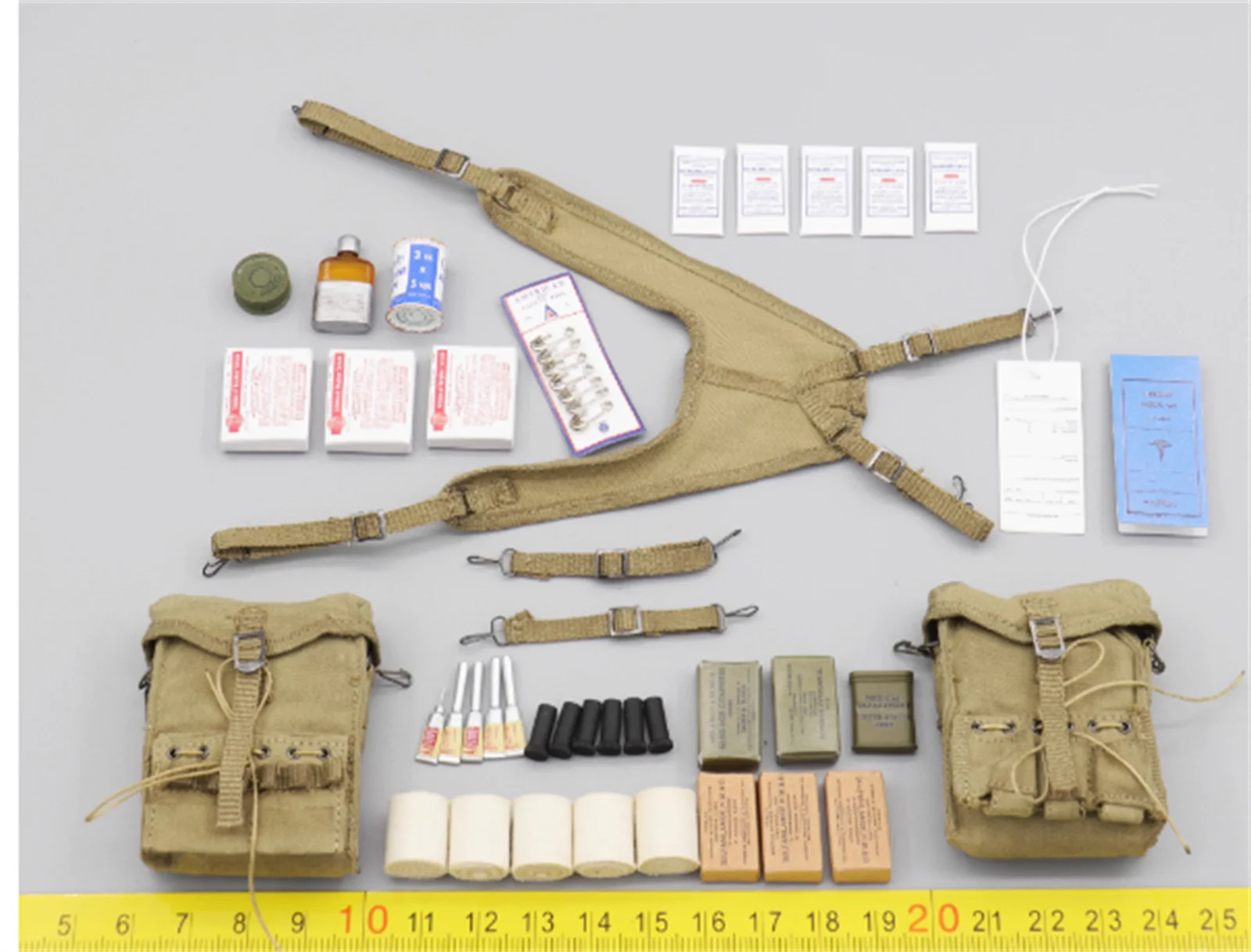 

DID A80189 1/6 Scale Carrying equipment+medical bag 12'' Figure Medical Soldiers For Fit 12" Action Figure Toys Dolls
