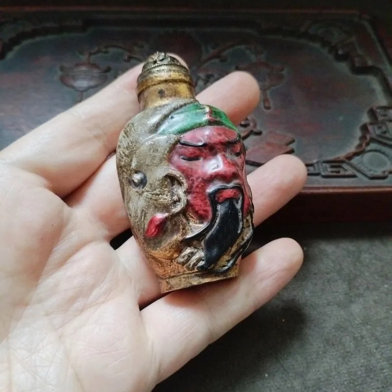 Antique Old-Patinaed Bronze Red-Faced Loyalty And Integrity Guan Gong Face Snuff Bottle Ornament