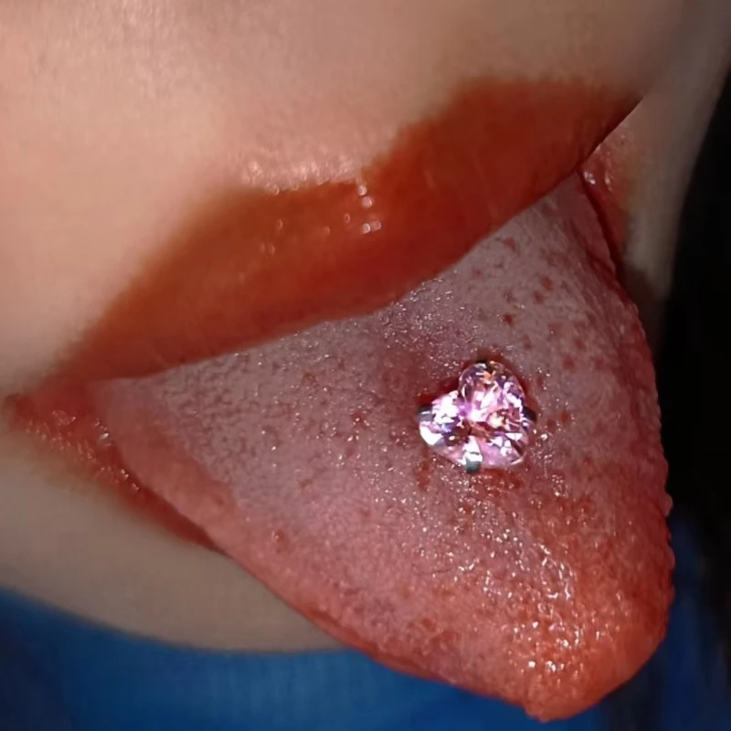 piercing-de-lingua-coracao-super-brilhante-com-diamante-panda-bear-em-aco-titanio-medico-–-joia-da-moda-para-garotas-ousadas-e-modernas