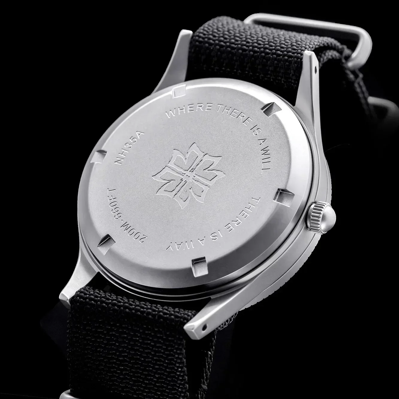 ثورن 50-Fathoms ساعة رجالية 40 مللي متر خمر NH35 حركة أوتوماتيكية K9 المعدنية كريستال TR900 C3 مضيئة Barracuda 200 متر مقاوم للماء