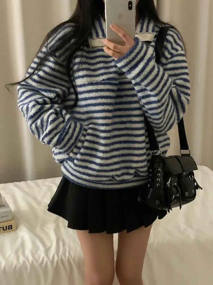 Damska bluza z kapturem, kołnierz z futra jagnięcego, paski, kolorowy blok, zimowa, nowa, uniwersalna, bawełniana odzież, swobodny styl, moda uliczna.
