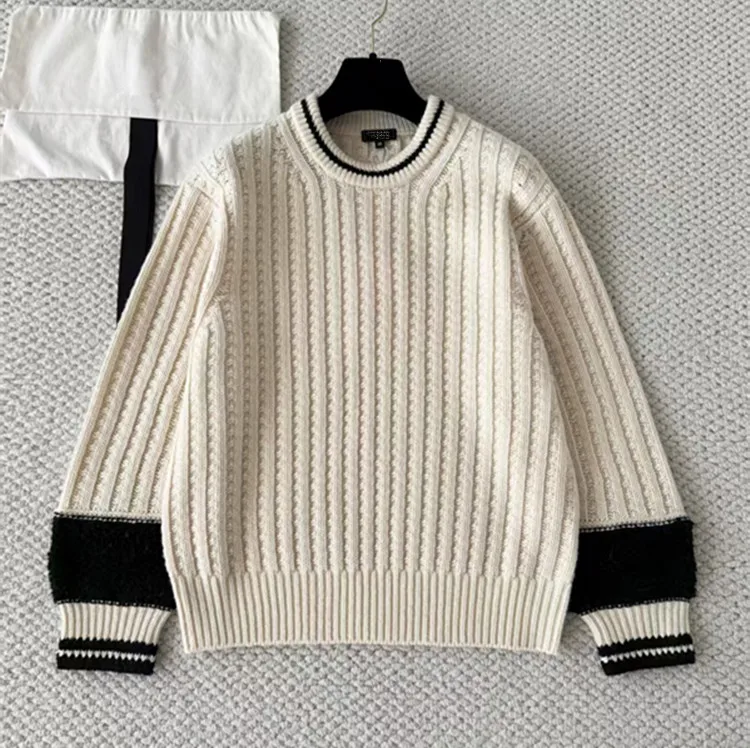 Customized European-style women's clothing 2026 Winter new style Long-sleeved wool knitted sweater Set