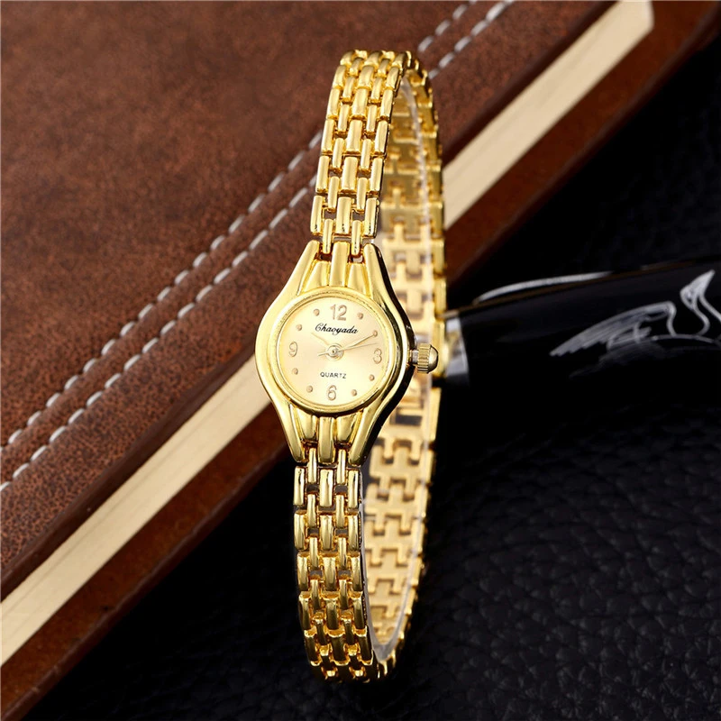 Piccolo Orologio da donna orologi al quarzo cinturino in oro da donna semplice moda femminile Orologio dorato con diamanti Mini Orologio da polso