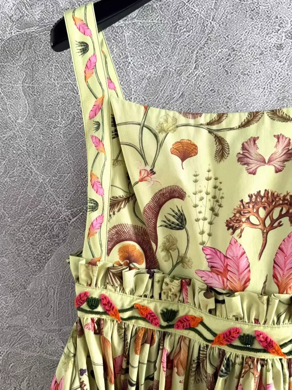 Vestido Midi verde con estampado de flores para mujer, novedad de 2021, bata femenina elegante sin mangas con bordado de cuentas pesadas y cintura alta