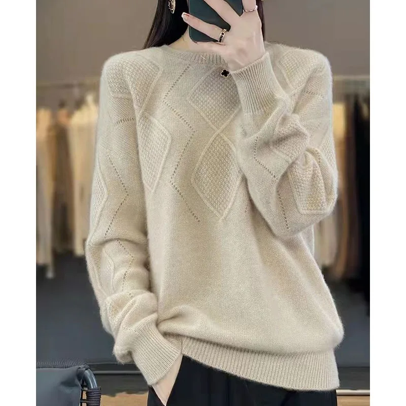 New Autumn and Winter Fashion Trend Solid Color Round Neck Luxury Loose Versatile Western Style Slim Women\'s Knitted Sweater