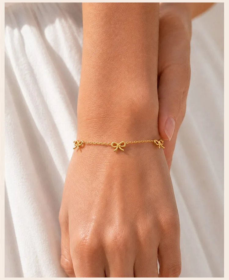 Armband mit mehreren Schleifenanhängern, zarte Kette aus goldfarbenem Edelstahl, Modeschmuck-Sortiment – Detail 2