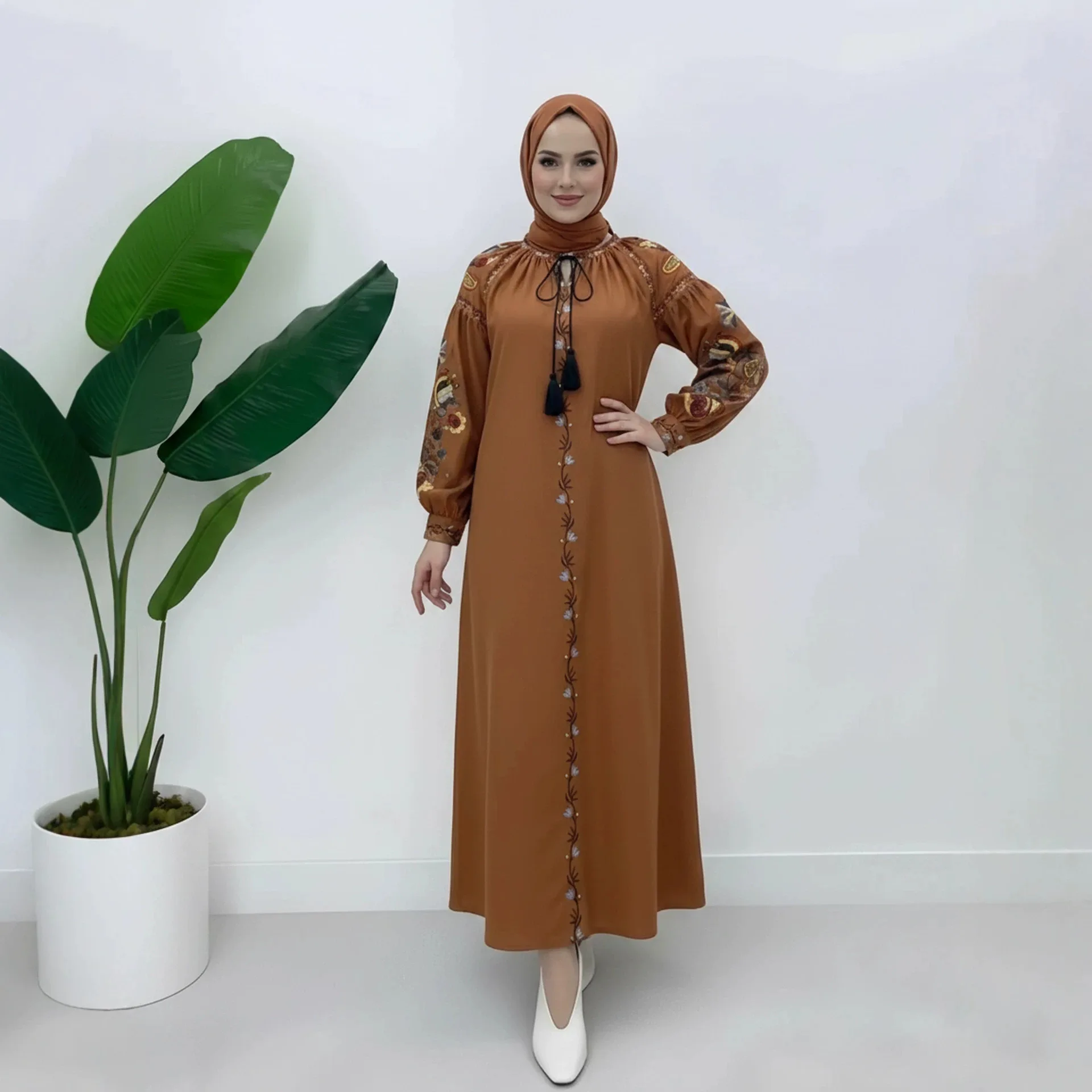 

Ramadan Southeast Asian Muslim Women's Luxury and Comfortable New Embroidered Tassel Lantern Sleeve Cotton and Hemp Dress