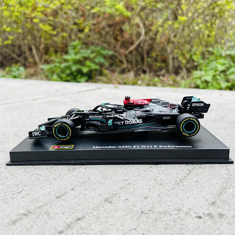 Bburago-coche de carreras de rendimiento, modelo de coche de simulación, coche de aleación, regalo de colección, 1:43, 2021, F1, Mercedes Benz W12 E