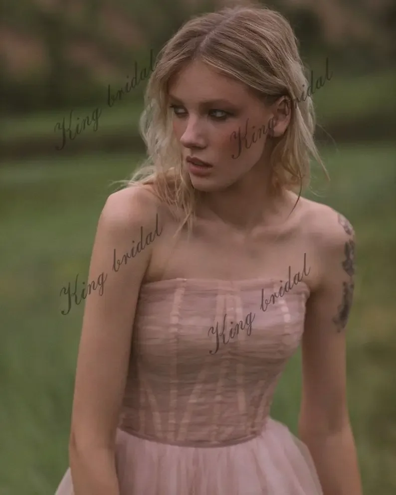 تول فستان الزفاف ثوب حزب فساتين فستان زفاف بسيط أحمر الخدود مشد فستان الزفاف ألف خط ثوب زفاف رومانسي