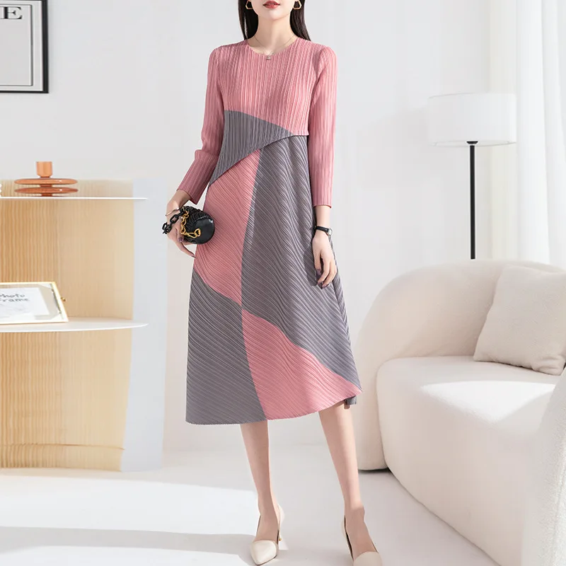 

Fashion Miyake Pleated Plus Size Dress for Women 2023 Spring Loose Color Matching Round Neck 3/4 Sleeves Elegant Casual Dresses