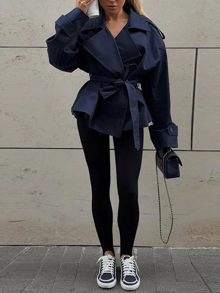 Damenmäntel mit Einfarbigem Revers und Gürtel, Kurze Trenchcoat-Jacke für den Frühling, Weiblicher Epaulet-Mantel mit Langen Ärmeln und Knöpfen, Schlanker Schnitt, Neue Damen-Oberbekleidung – Detail 11