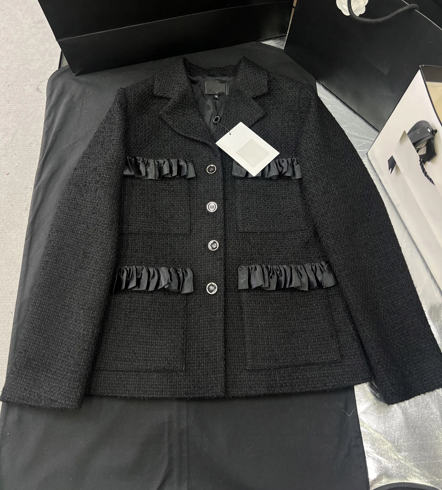 

Женская шерстяная куртка класса люкс с шелковой подкладкой, высокое качество, как на показе, с возможностью индивидуального пошива.