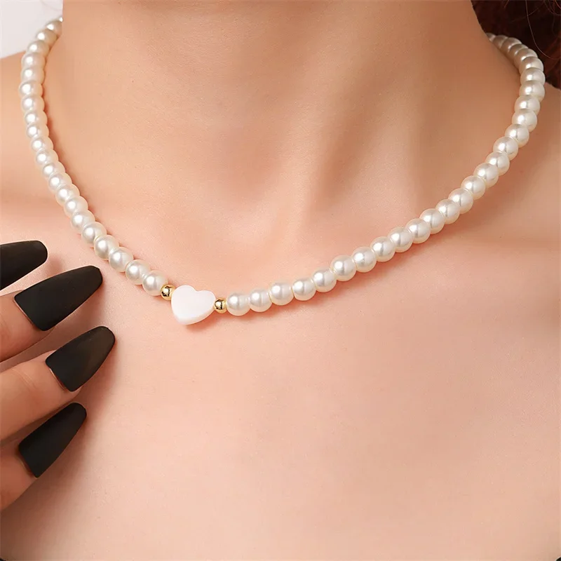 Imitation Pearl White Heart Necklace Pendant Shell Necklace for Women&men Charm Link Classical Clavicle Jewelry 2024 Gift