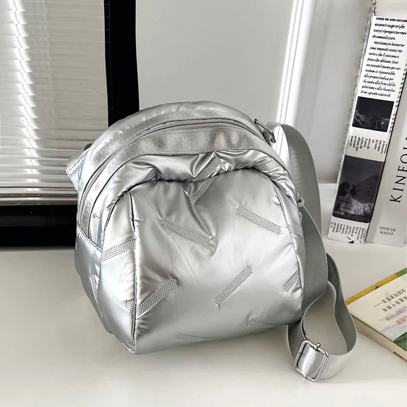 

Chic Waterproof Puffer Bag Women’s New Trendy Shoulder Bag Soft Light Crossbody Purse Versatile Daypack for Shopping City Walks