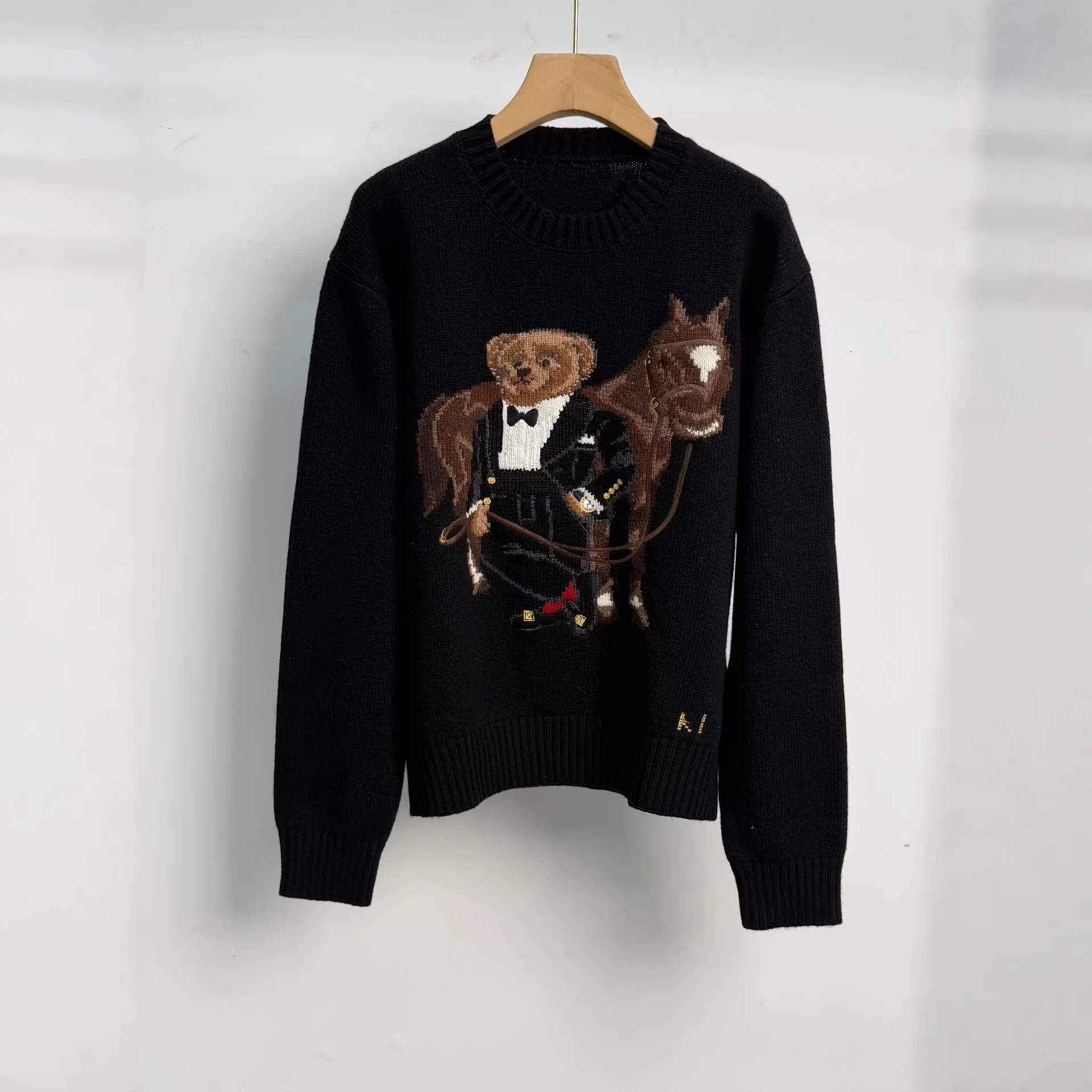 

Heavyweight Fair Isle Bear Knit round Neck Pullover for Men And Women Embroidered Flower Large Pattern Wool Blend Sweater