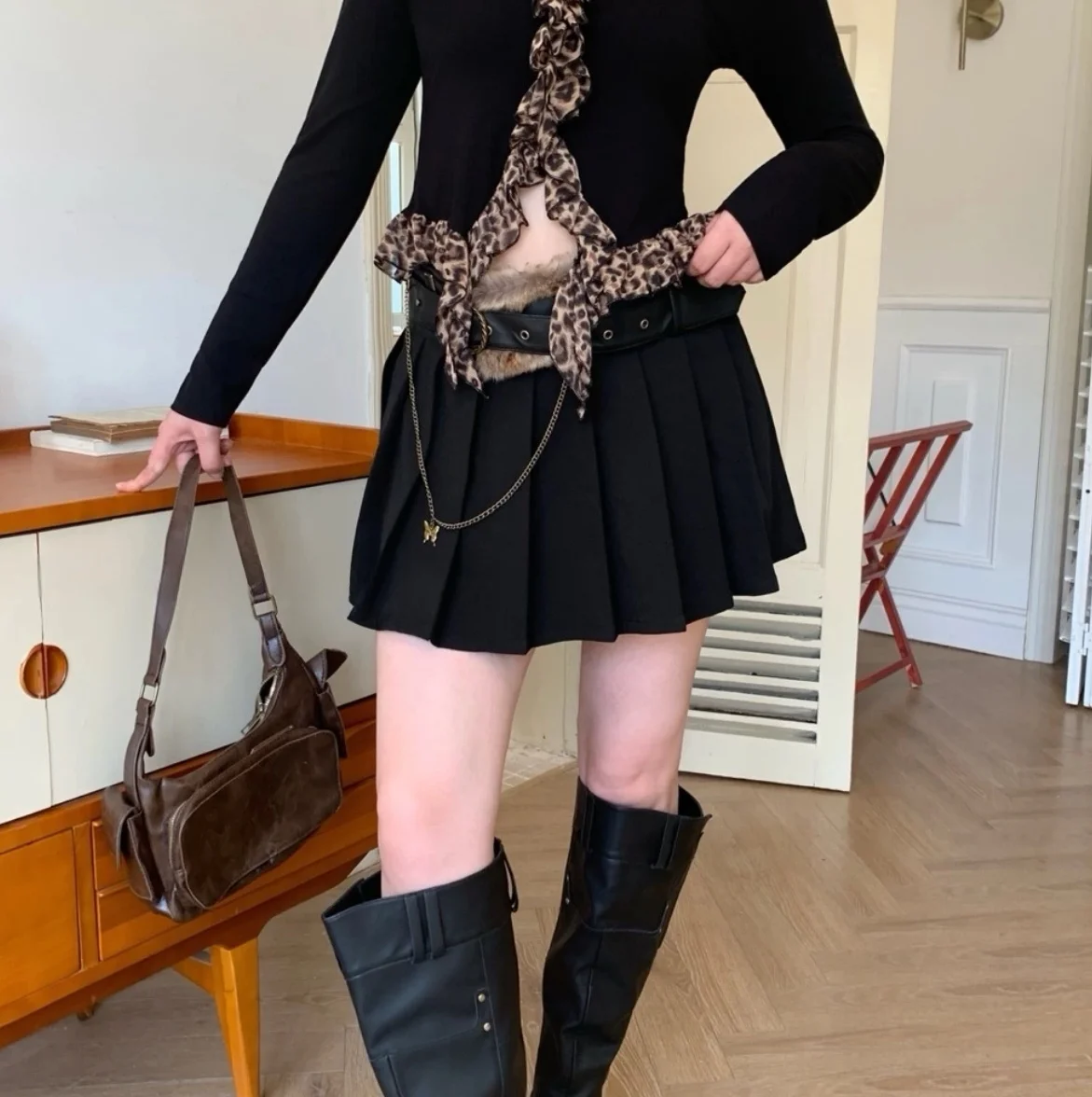 

Ретро-юбка с меховым поясом для женщин, сексуальная короткая плиссированная юбка с высокой талией, повседневная, из неэластичной ткани, с цепочкой