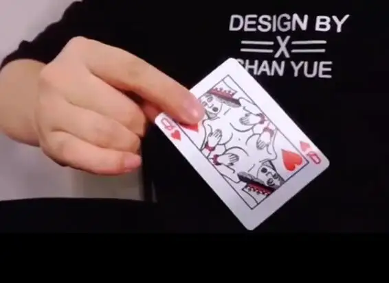 

The Undressed Queen Card Magic Tricks Close Up Magic Magia Magie Magica Magicians Prop Accessory Illusion Gimmick