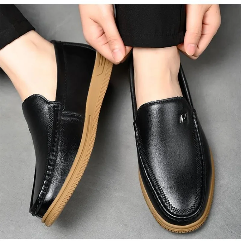 New Slip-on Soft Leather Men's Loafers Designer Soft-soled Casual Male Shoes British Style Spring Autumn Fashion Dress Shoes Men