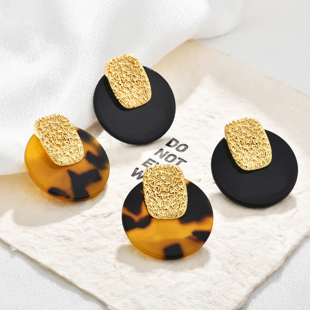 Light luxury high-end sense retro English letter round stud earrings French fashion leopard print temperament earrings ear jewel
