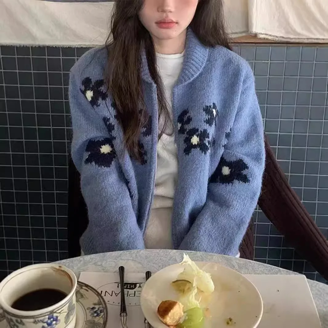 เสื้อคาร์ดิแกนไหมพรมผู้หญิง สไตล์ลำลอง แจ็คเก็ตไหมพรมติดซิป แต่งผ้าแจ็คการ์ด แขนยาว ปกพับได้ ทรงหลวม เหมาะสำหรับใส่ทำงาน ฤดูใบไม้ร่วง 2025