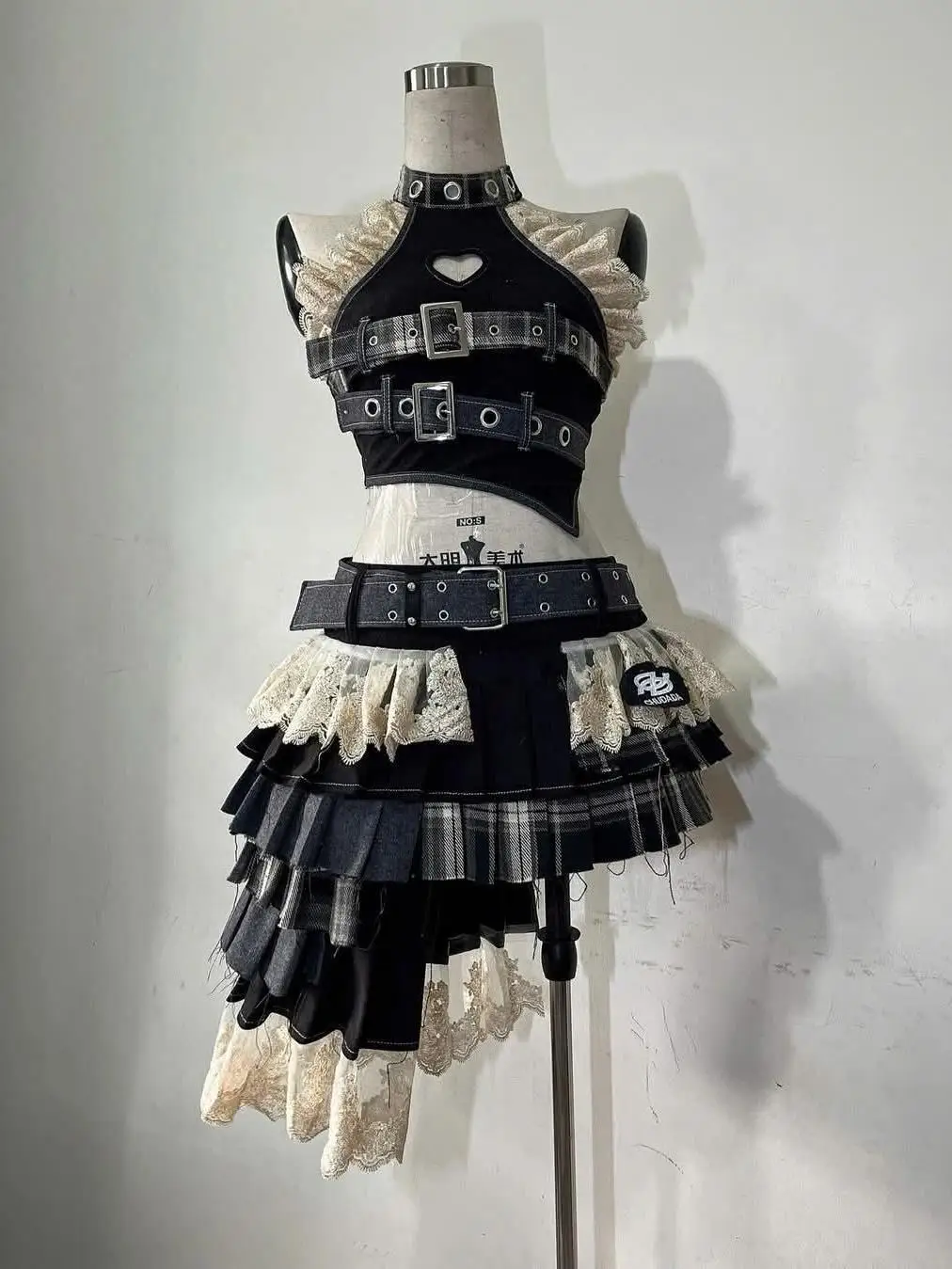 

Lace Patchwork Sleeveless Halter Top + Irregular Cake Skirt Sexy 2 Piece Sets Womens Skirt Sets Spicy Girl High Street Y2k Suits