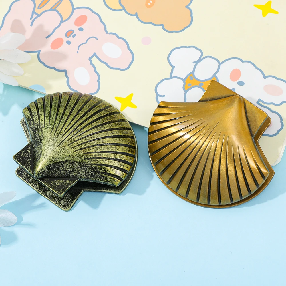 Heavy Metal Retro Shell Bookmark, Suitable for Home Decoration, Reading Tags, Wallet Assistant, as a Holiday Gift for Book Lover