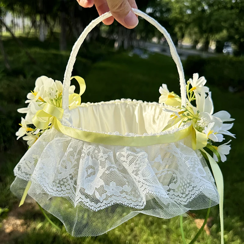 結婚式用パールハンドル付きフラワーバスケット,花びらが散りばめられた花嫁,かわいい蝶ネクタイ,女の子用サテンバスケット,1個