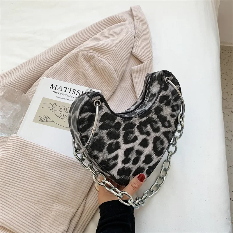 Designer Thick Chain Handbags Women Luxury Ladies Heart Shaped Shoulder Bag Cute Female Clutch Purse Fashion Love Underarm Bag