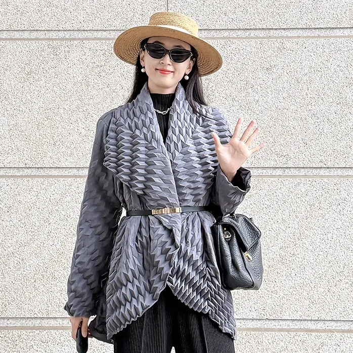 2025 Winter New Arrival Women Coat Solid Colour Lapel Pineapple Pleat Design Loose Fit Plus Size Distinctive Casual Jacket