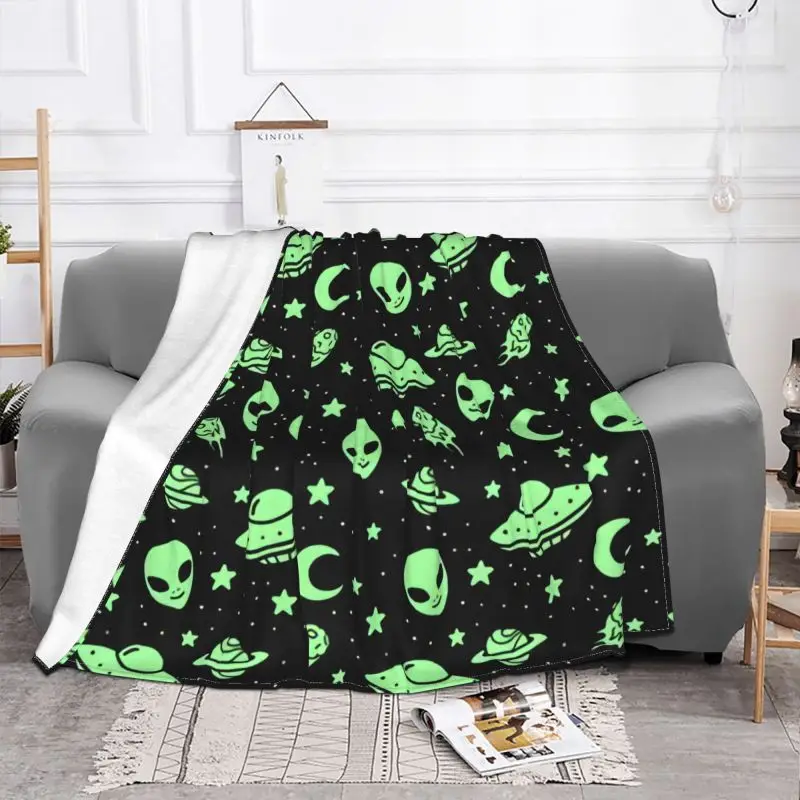 Alien And UFO Pattern Blanket 3D Printed Soft Flannel Fleece Warm Throw Blankets for Office Bed Sofa Quilt