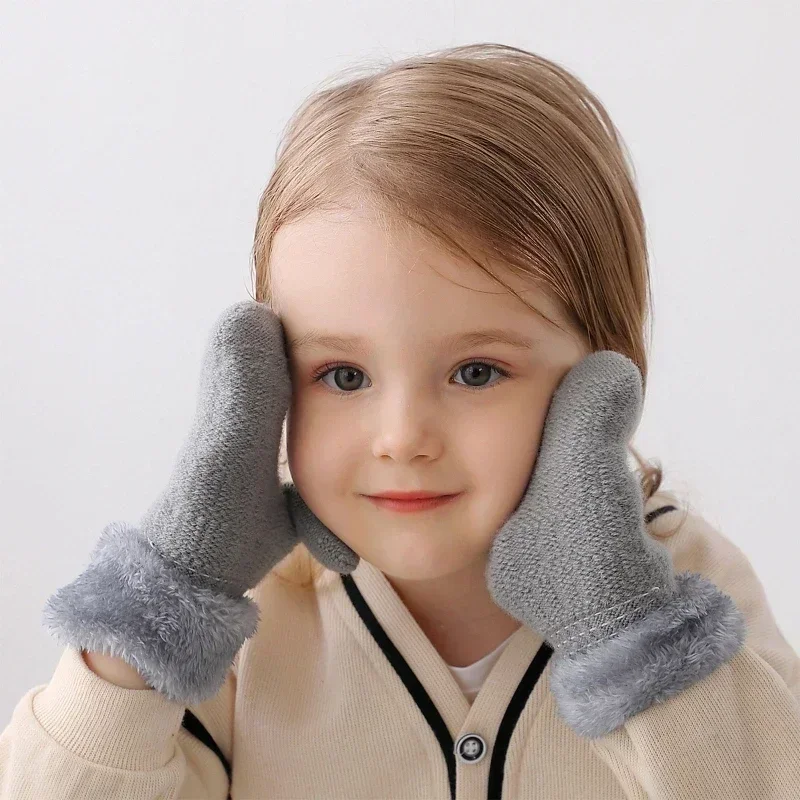 Warm Plush Thick Warm Baby Gloves Children Kid Coral Fleece Full Finger Gloves for 1-4Y Kids Gloves Newborn Mittens