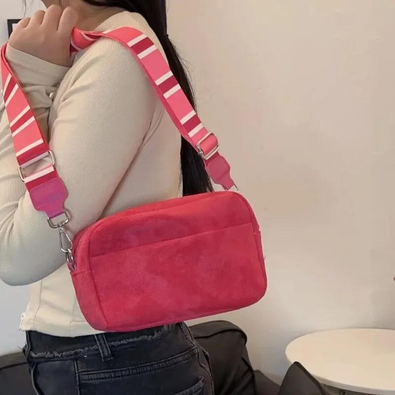 Borsa a tracolla retrò ad alto tocco Borsa quadrata piccola alla moda con tracolla larga popolare da donna