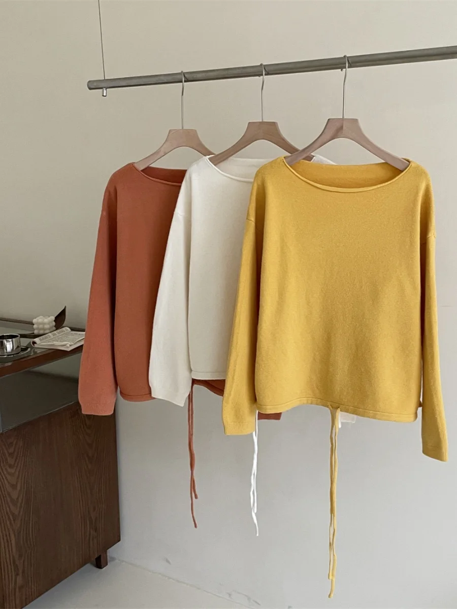 

Heavy-Weight Knitted Soft Sweater with Belted Hem Casual Sle Loop-Ba Design High Collar Long Sve Regular Fit Pure Color