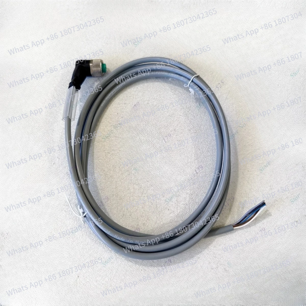 

1PC New Original Genuine V15-W-2M-pvc