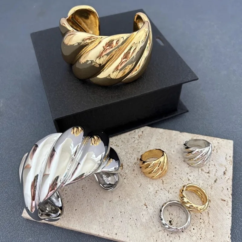 

HQ Threaded Gold Bracelets for Women Alloy Exaggerated Simple Heavy Industry Fashion Bangle Bracelets Jewelry Sets Accessories