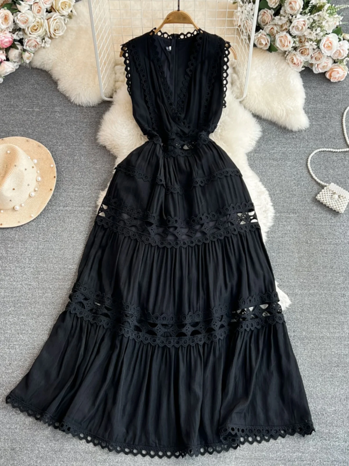 

Retro Court Sle Hollow out Sexy Embroidery V Ne Waist Cinching Svel Long Skirt Summer Faion High Waist a Line Dr