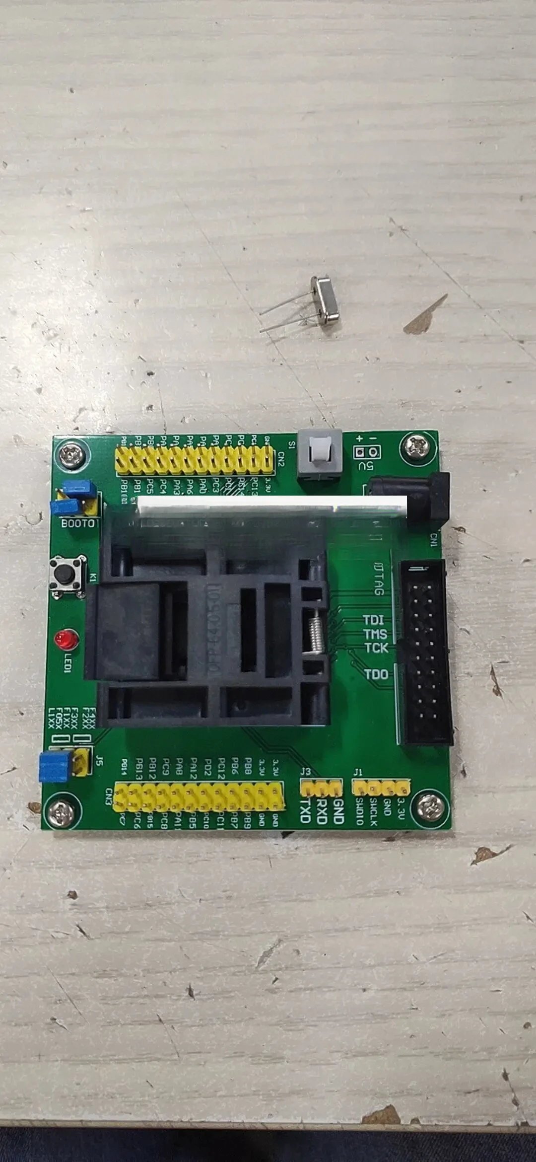 Soquete de programação de teste STM32 Programador de pacote LQFP64 JTAG SWD Porta serial 3 Métodos de download