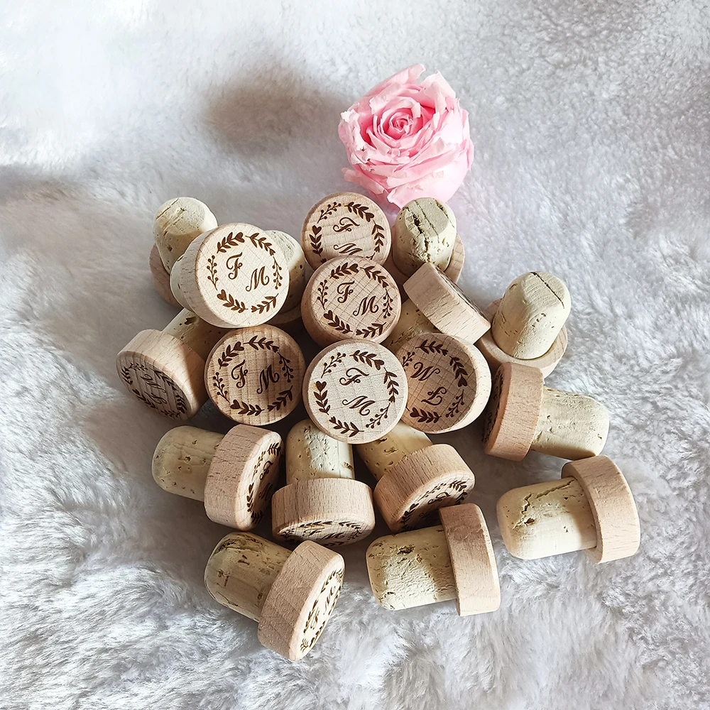Customized Wood Wine Stopper, Wedding Party Favor Decor, Personalized Bottle Cork Toppers with Laser Design Name, Gift for Guest