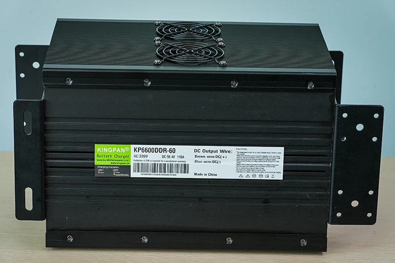 

Встроенное зарядное устройство IP65 7000 Вт с двойным выходом 24 В/180 А 36 В/160 А 48 В/120 А 60 В/100 А 72 В/80 А противоударное LIfepo4 для автомобиля AGV RV